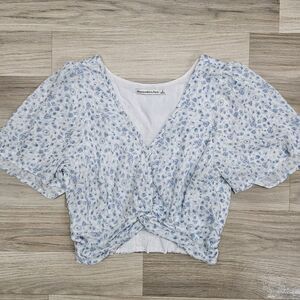 Abercrombie & Fitch Womens White Blue Floral Crop Top Small Flutter Sleeves